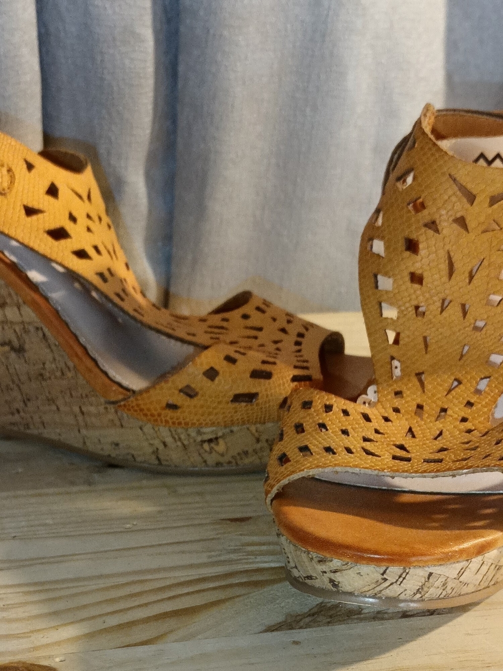 Women’s Cutout Cork Wedge Sandals - Tan
